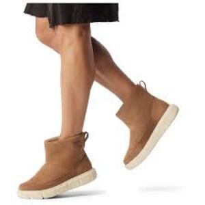 Sorel NWT  Explorer™ Ill Slip-on Waterproof Snow Boot Youth Size 6 Womens 7.5